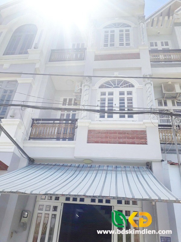 Bán nhà 2 lầu mặt tiền đường Nguyễn Thị Hương, Nhà Bè.